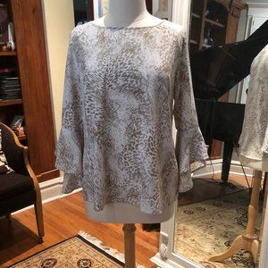 NWOT - Belle by Kim Gravel flutter sleeve animal print top